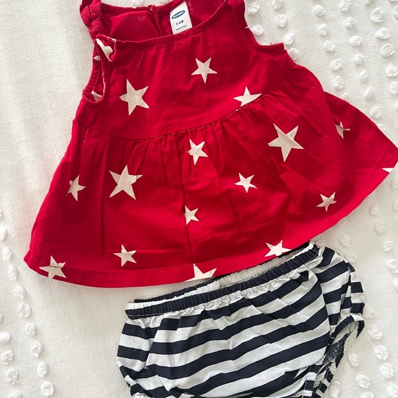 Like New - Old Navy Baby Girl 2 piece set - Picture 2 of 6